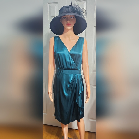 NWT Banana Republic 100% Silk Sleeveless Cocktail Green Dress Sz 8P - Picture 1 of 5